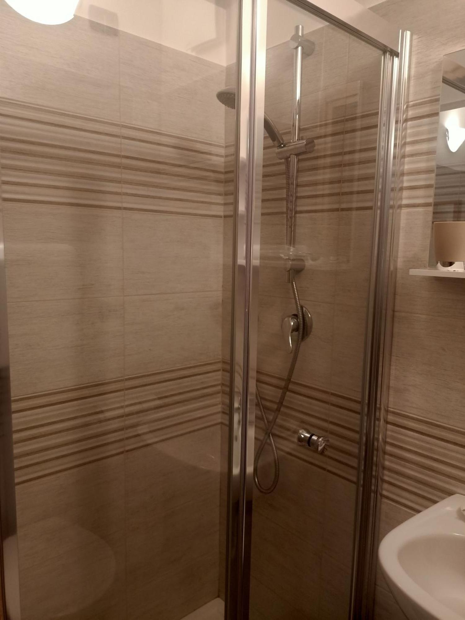 ארנצאנו Hotel Serena מראה חיצוני תמונה