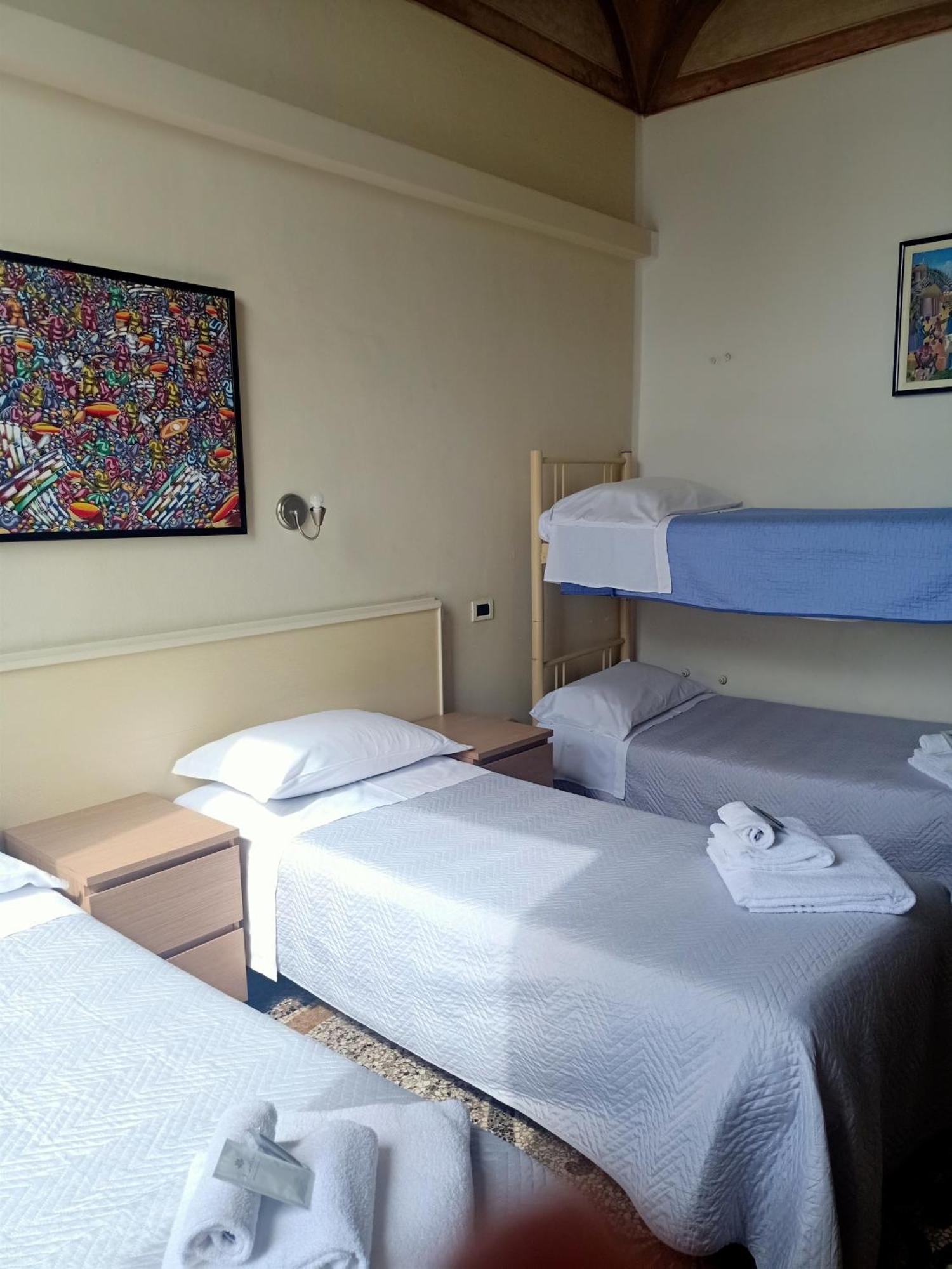 ארנצאנו Hotel Serena חדר תמונה