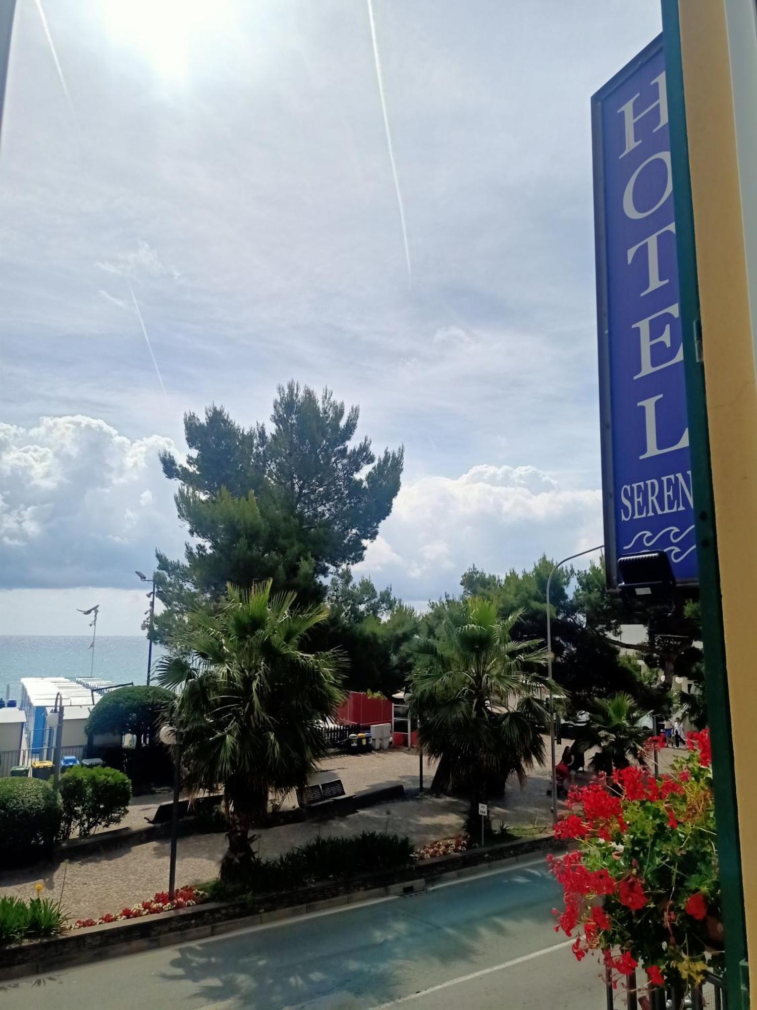 ארנצאנו Hotel Serena מראה חיצוני תמונה